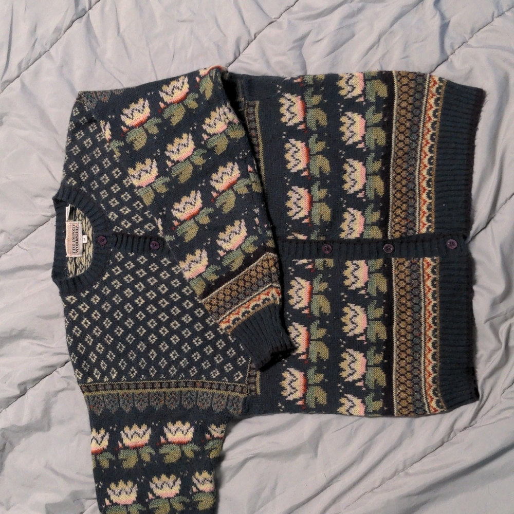 Long Sleeve Button Up Sweater - Medium - The Import Workshop